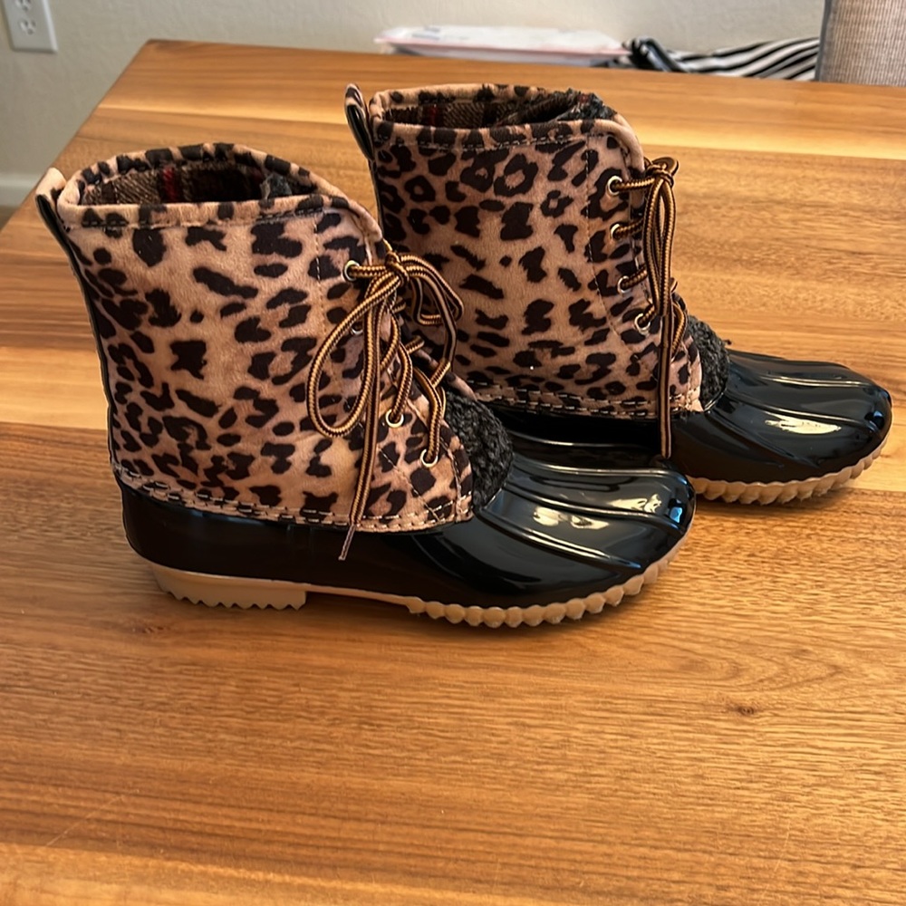 Women's Nature Breeze Cheetah Boots Size 6.5